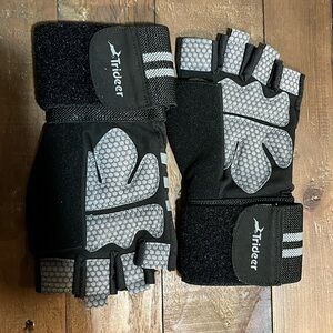 Trideer padded exercise gloves